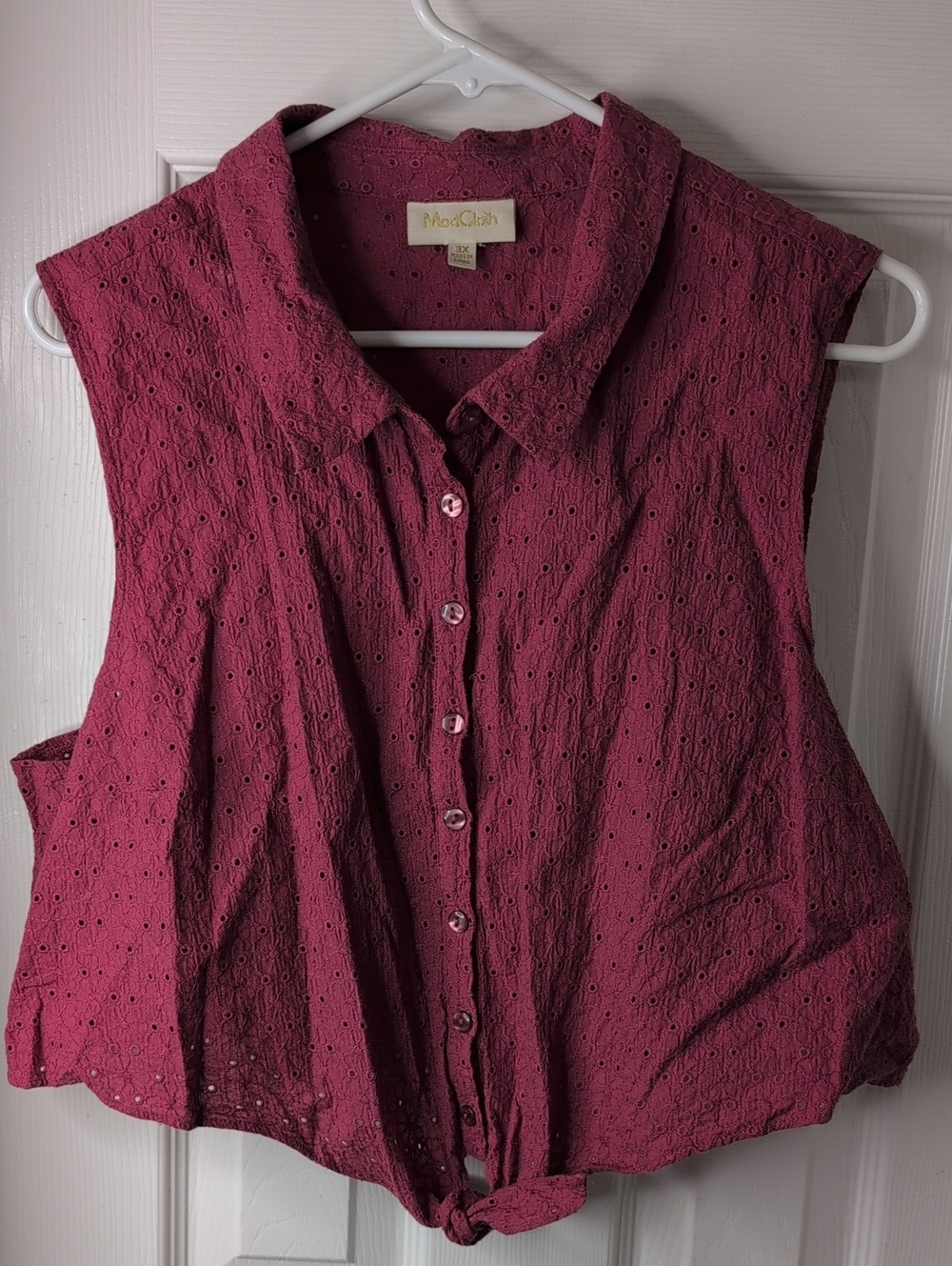 Modcloth Dusky Rose Eyelet Sleeveless Button-Front Tie Hem Top Size 3X